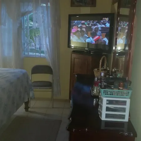 Palm Cove - 2 Bedroom Cottage